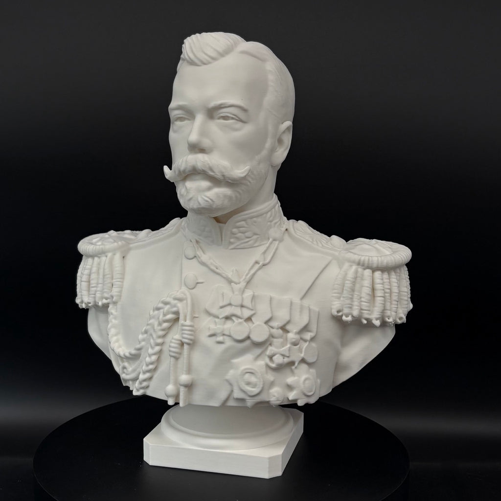 Zar Nikolaus II Büste – Detailansicht von Gesicht und Schnurrbart