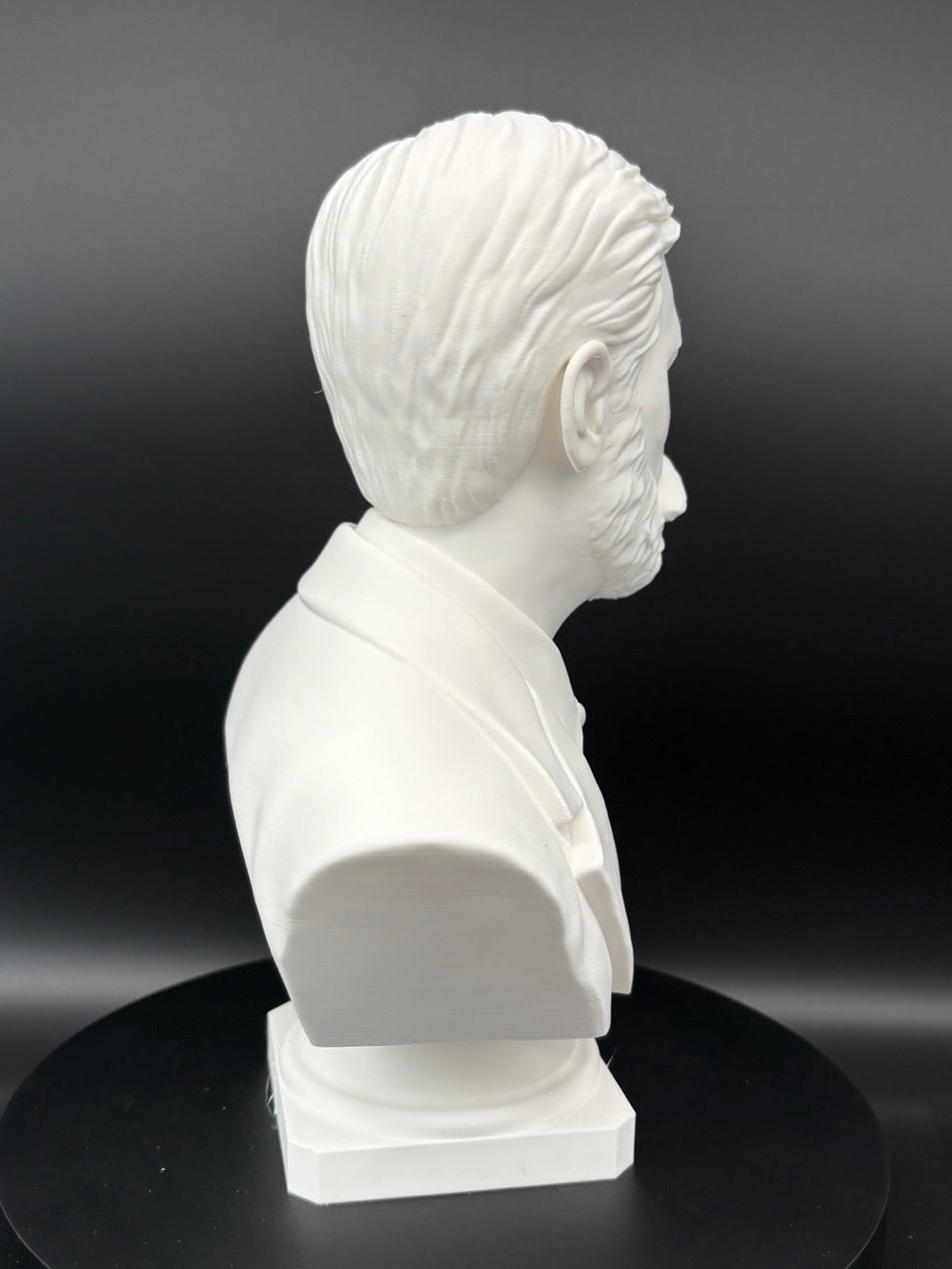 Sigmund Freud Skulptur – detailreiche Büste mit charakteristischem Bart