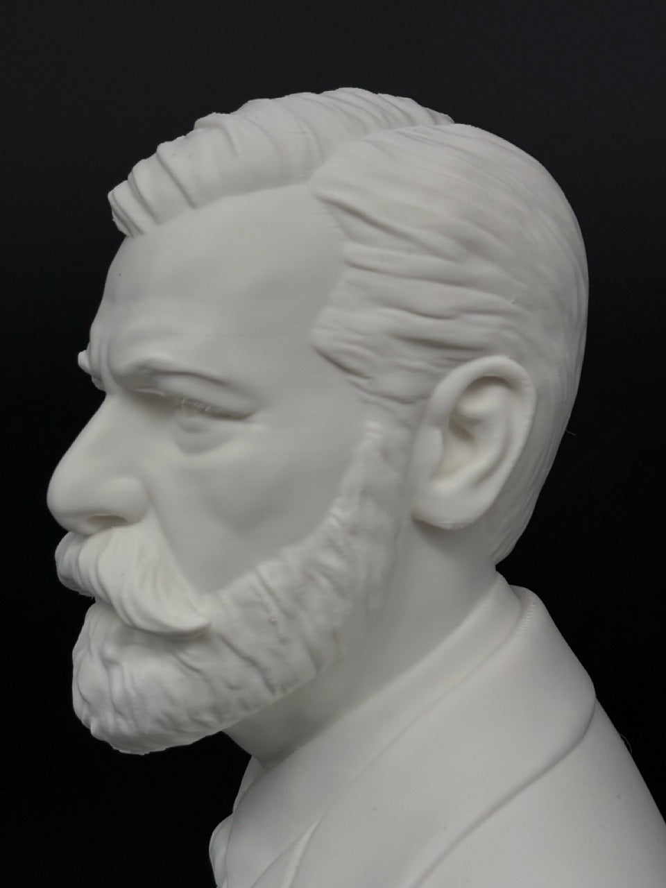 Freud Büste – weiße Skulptur für Büro, Regal oder Vitrine