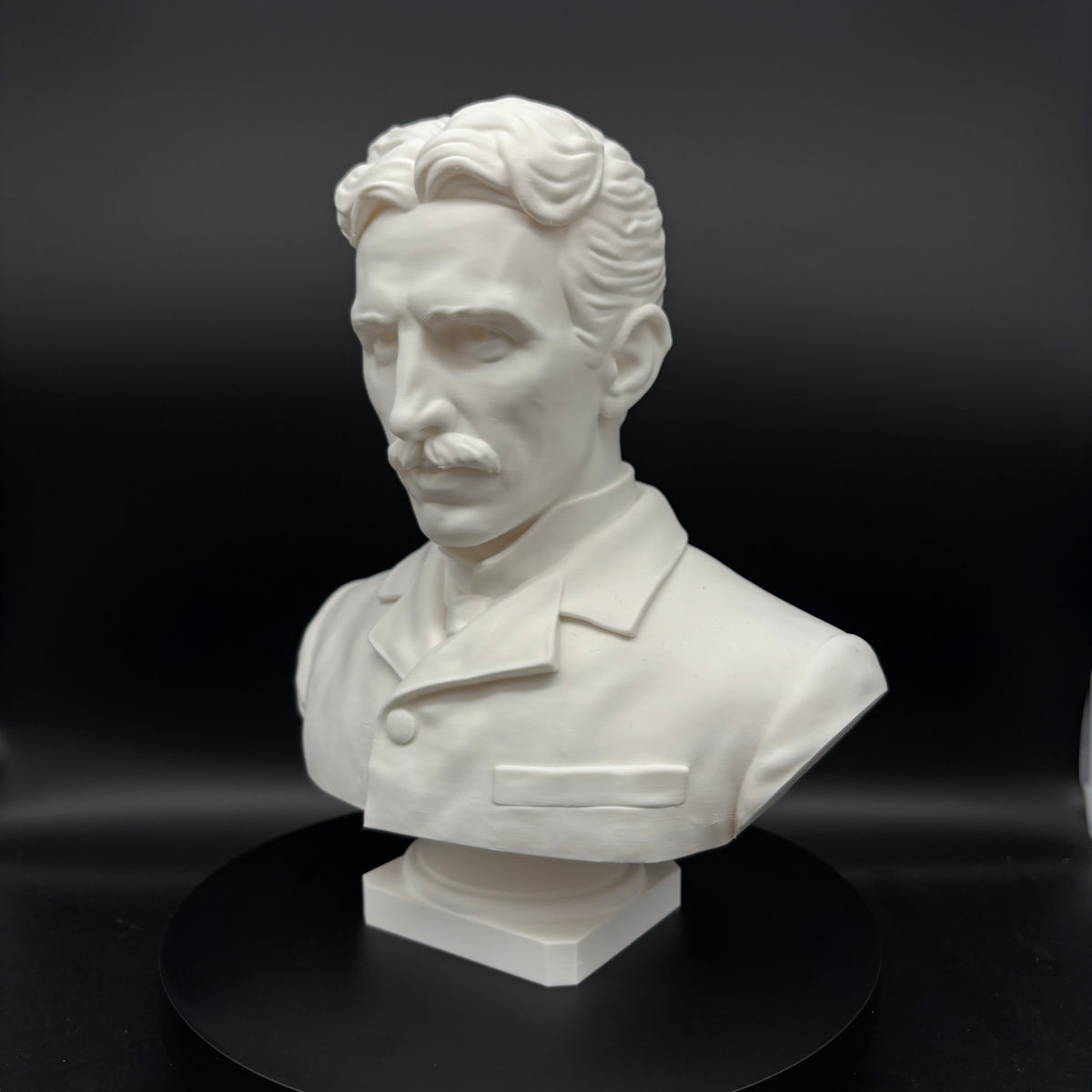 Nikola Tesla Büste – Detailansicht der Büste, Produktfoto 11